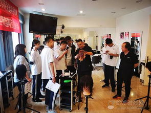 第九屆北京市商業(yè)服務(wù)業(yè)技能大賽美發(fā)師美容師競賽項(xiàng)目初賽與培訓(xùn)圓滿落幕